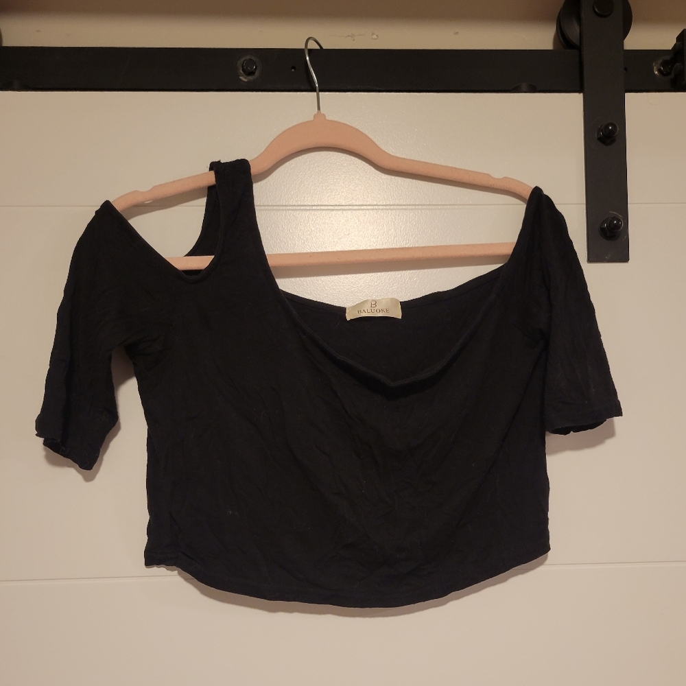 Used Black Crop Top Off the shoulder decorative shoulder sleeve Size Small